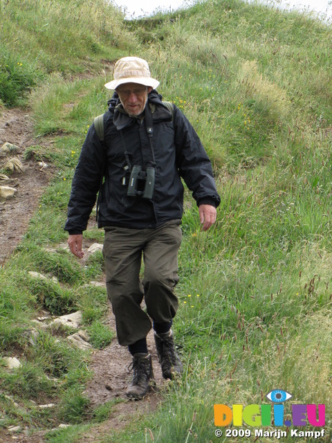 SX06629 Hans walking down hill